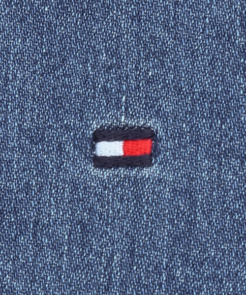 TOMMY HILFIGER(トミーヒルフィガー)の「デニムオーバーシャツ(シャツ/ブラウス・レディース・ブルー・32inch/34inch/36inch)」の6枚目の写真