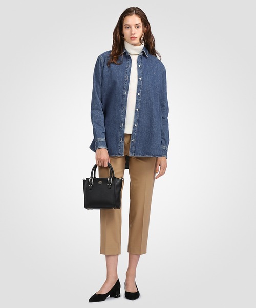 TOMMY HILFIGER(トミーヒルフィガー)の「デニムオーバーシャツ(シャツ/ブラウス・レディース・ブルー・32inch/34inch/36inch)」の8枚目の写真