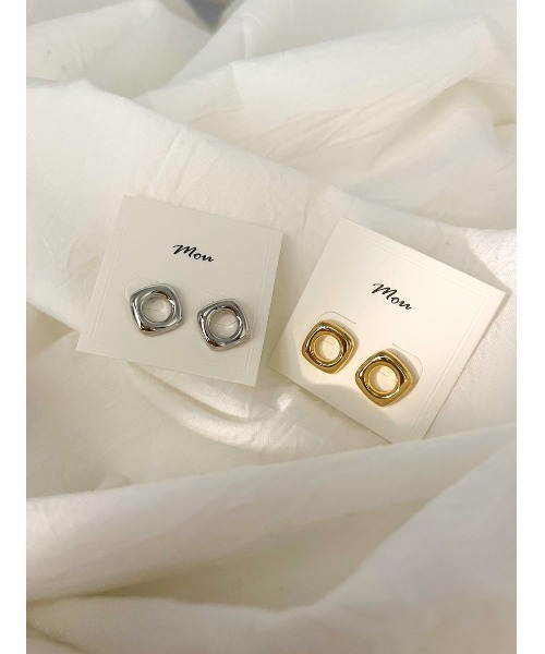 mou(モウ)の「サークルアンドスクエアピアス(ピアス(両耳用)・レディース・シルバー/ゴールド・FREE)」の1枚目の写真