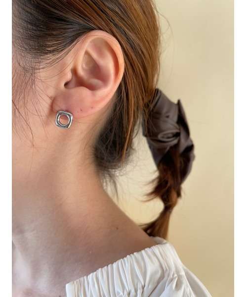 mou(モウ)の「サークルアンドスクエアピアス(ピアス(両耳用)・レディース・シルバー/ゴールド・FREE)」の9枚目の写真