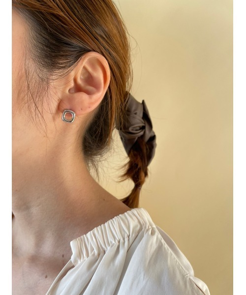 mou(モウ)の「サークルアンドスクエアピアス(ピアス(両耳用)・レディース・シルバー/ゴールド・FREE)」の4枚目の写真