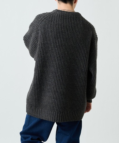 COLONY 2139（コロニートゥーワンスリーナイン）の「ウール混ロービングワッフルプルオーバー（ニット/セーター・メンズ・ブラック/グレー/カーキ・MEDIUM/LARGE/X-LARGE）」の4枚目の写真