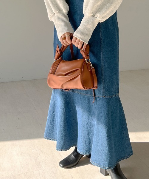 Bab（バブ）の「ノットハンドルスクエアバッグ（ボストンバッグ・レディース・ブラック/キャメル/グリーン・ONESIZE）」の13枚目の写真