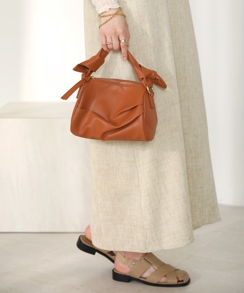 Bab（バブ）の「ノットハンドルスクエアバッグ（ボストンバッグ・レディース・ブラック/キャメル/グリーン・ONESIZE）」の10枚目の写真