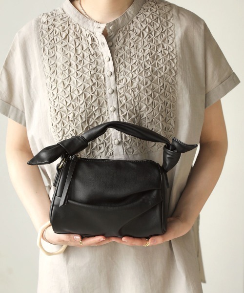 Bab（バブ）の「ノットハンドルスクエアバッグ（ボストンバッグ・レディース・ブラック/キャメル/グリーン・ONESIZE）」の6枚目の写真