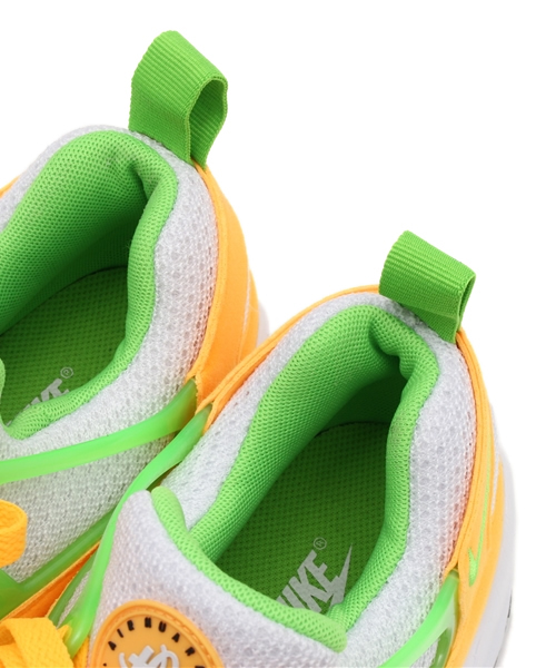 NIKE（ナイキ）の「NIKE AIR HUARACHE LIGHT（スニーカー・メンズ・オレンジ・28cm/27cm/26.5cm）」の4枚目の写真