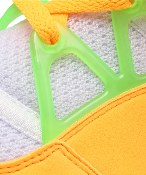 NIKE（ナイキ）の「NIKE AIR HUARACHE LIGHT（スニーカー・メンズ・オレンジ・28cm/27cm/26.5cm）」の6枚目の写真