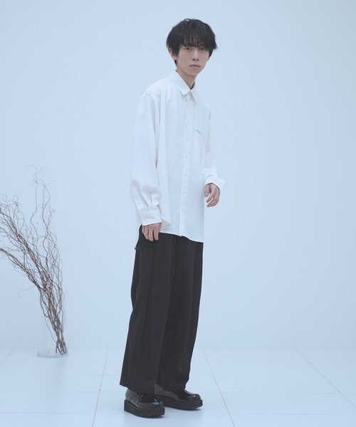 neez.（ニーズ）の「ドレープレギュラーカラーシャツ（シャツ/ブラウス・メンズ・ホワイト/チャコールグレー/ライトブルー/ブラウン・SMALL/MEDIUM/LARGE）」の9枚目の写真