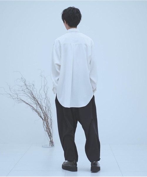 neez.（ニーズ）の「ドレープレギュラーカラーシャツ（シャツ/ブラウス・メンズ・ホワイト/チャコールグレー/ライトブルー/ブラウン・SMALL/MEDIUM/LARGE）」の11枚目の写真