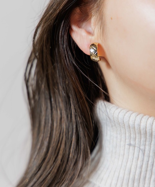 flower(フラワー)の「キルティングイヤリング(イヤリング・レディース・ゴールド/シルバー・FREE)」の6枚目の写真