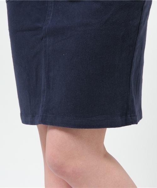 mystic(ミスティック)の「起毛ヒザ丈タイトスカート(スカート・レディース・ネイビー/ボルドー/グリーン/キャメル/ブラック・1/2)」の7枚目の写真