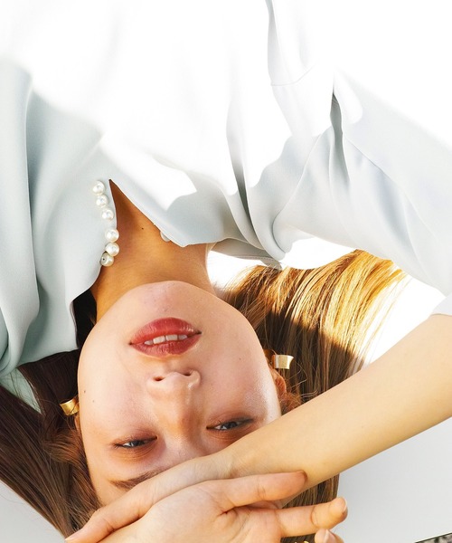 WHITE JOOLA（ホワイトジョーラ）の「【マイクロピケ】パール調キーネックデザインブラウス（シャツ/ブラウス・レディース・オフホワイト/ブラック/ベージュ/ライトグリーン/グレイッシュベージュ/ネイビー・SS/S/M/L/LL）」の21枚目の写真