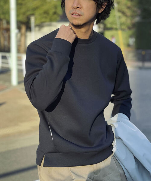 NOLLEY'S goodman（ノーリーズグッドマン）の「ダンボールニットプルオーバー(さらっとキレイに決まるダンボールニット素材)（スウェット・メンズ・ブラック/ライトグレー/グリーン/ベージュ/ネイビー・MEDIUM/LARGE）」の5枚目の写真