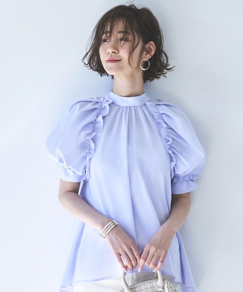 洗える ｜ スタンドカラータック&ギャザーフリルブラウス ｜ 半袖 スタンドカラー トップス 体型カバー フリル ボリューム袖 オフィスカジュアル 通勤服 華やか ブラウス（シャツ/ブラウス）｜RUIRUE BOUTIQUE（ルイルエブティック）