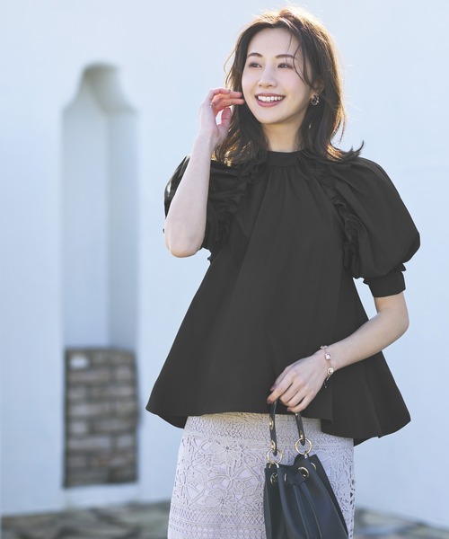 洗える ｜ スタンドカラータック&ギャザーフリルブラウス ｜ 半袖 スタンドカラー トップス 体型カバー フリル ボリューム袖 オフィスカジュアル 通勤服 華やか ブラウス（シャツ/ブラウス）｜RUIRUE BOUTIQUE（ルイルエブティック）