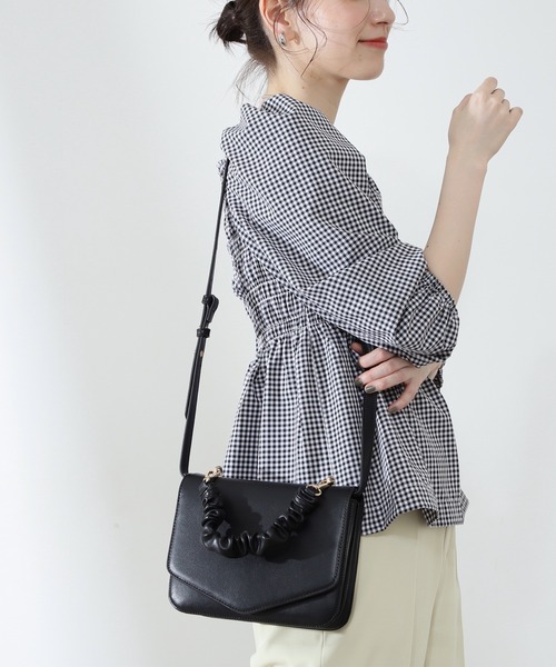 N.（N. Natural Beauty Basic）（エヌエヌナチュラルビューティーベーシック）の「ギャザーハンドルミニショルダーバッグ（ショルダーバッグ・レディース・イエロー/ホワイト/ブラック・ﾌﾘ-）」の3枚目の写真