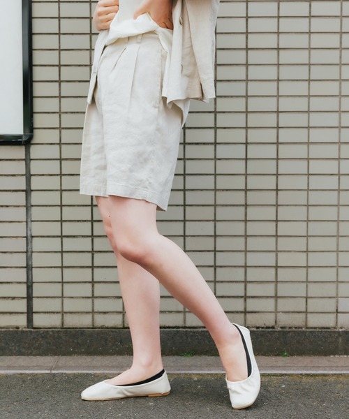 R JUBILEE（アールジュビリー）の「R JUBILEE/アール ジュビリー Short Pants ショートパンツ タックハーフパンツ グルカ（その他パンツ・レディース・ナチュラル/カーキ・M/S）」の2枚目の写真