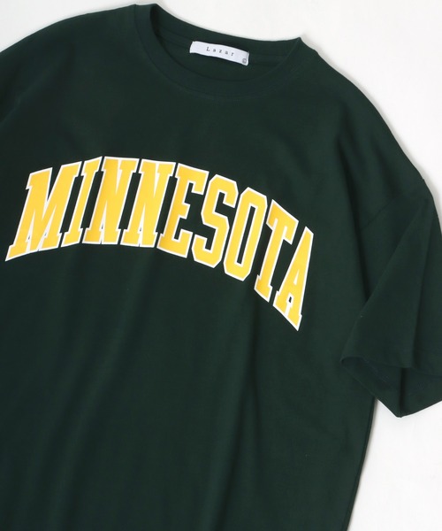 Lazar(ラザル)の「Lazar 別注 College Logo Tee/オーバーサイズ カレッジロゴ 半袖Tシャツ/レディース メンズ(Tシャツ/カットソー・メンズ・ホワイト/ブラック/ダークグリーン/ネイビー/ホワイト系その他/ブラック系その他/ベージュ系その他/ブルー系その他・LL/M/L)」の7枚目の写真