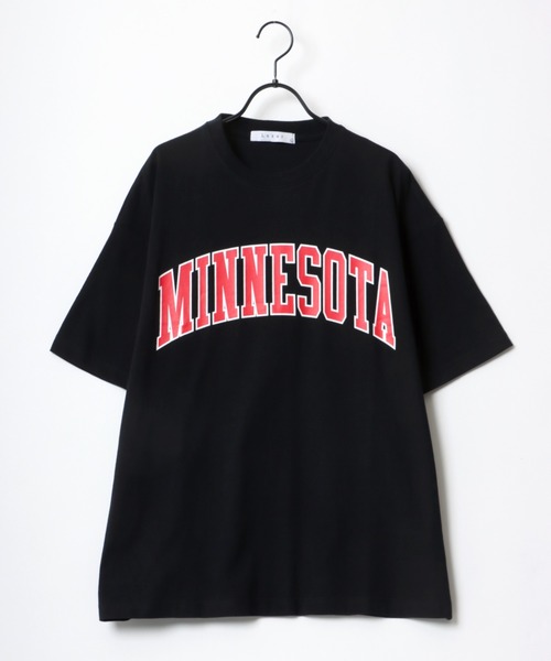 Lazar(ラザル)の「Lazar 別注 College Logo Tee/オーバーサイズ カレッジロゴ 半袖Tシャツ/レディース メンズ(Tシャツ/カットソー・メンズ・ホワイト/ブラック/ダークグリーン/ネイビー/ホワイト系その他/ブラック系その他/ベージュ系その他/ブルー系その他・LL/M/L)」の19枚目の写真
