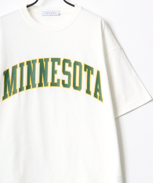 Lazar(ラザル)の「Lazar 別注 College Logo Tee/オーバーサイズ カレッジロゴ 半袖Tシャツ/レディース メンズ(Tシャツ/カットソー・メンズ・ホワイト/ブラック/ダークグリーン/ネイビー/ホワイト系その他/ブラック系その他/ベージュ系その他/ブルー系その他・LL/M/L)」の9枚目の写真