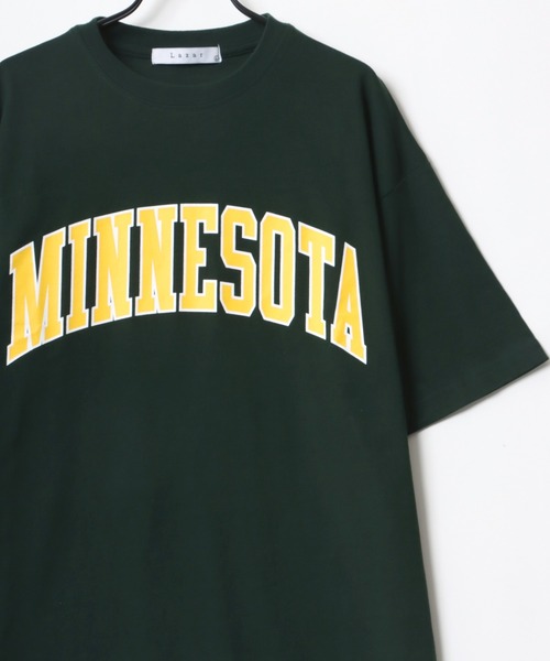Lazar(ラザル)の「Lazar 別注 College Logo Tee/オーバーサイズ カレッジロゴ 半袖Tシャツ/レディース メンズ(Tシャツ/カットソー・メンズ・ホワイト/ブラック/ダークグリーン/ネイビー/ホワイト系その他/ブラック系その他/ベージュ系その他/ブルー系その他・LL/M/L)」の14枚目の写真