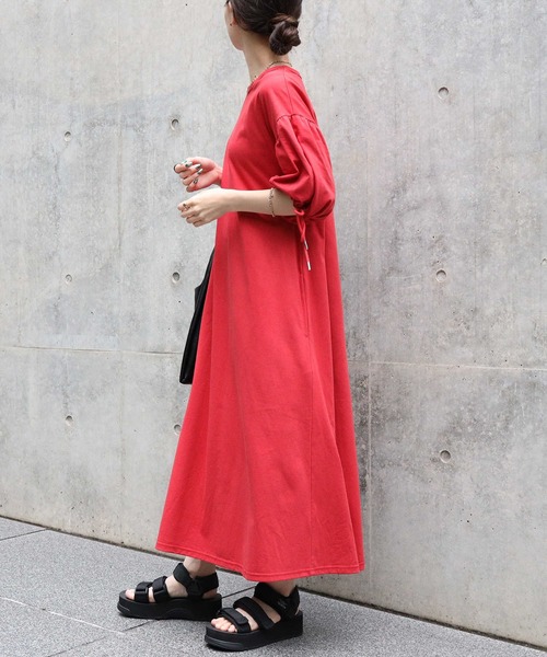 HONEYSUCKLE ROSE（ハニーサックルローズ）の「【HONEYSUCKLE ROSE】バルーンスリーブワンピース（ワンピース・レディース・レッド/ネイビー/ブラック・M/L）」の14枚目の写真