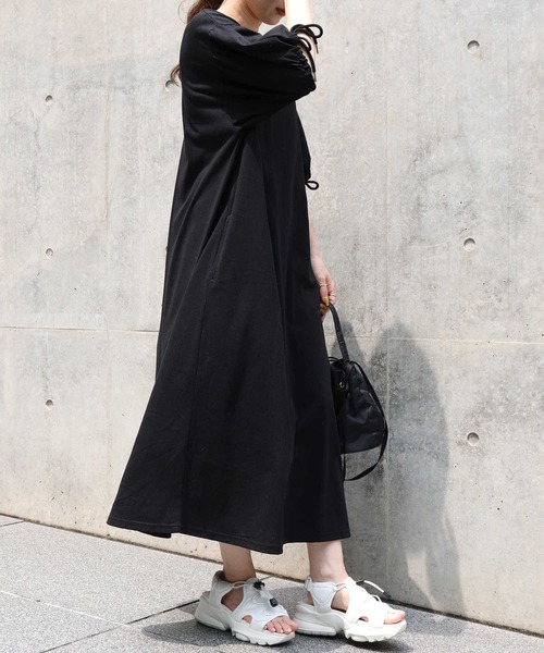 HONEYSUCKLE ROSE（ハニーサックルローズ）の「【HONEYSUCKLE ROSE】バルーンスリーブワンピース（ワンピース・レディース・レッド/ネイビー/ブラック・M/L）」の18枚目の写真