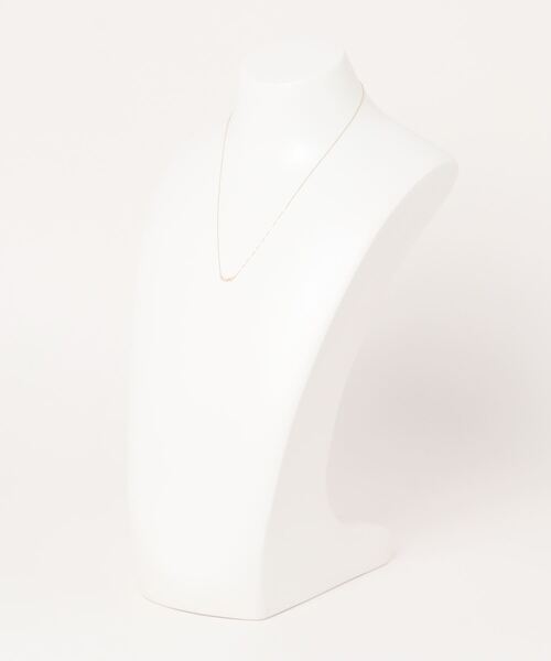 NOIR DE POUPEE（ノワールドプーペ）の「K10 ホワイトサファイア U字 ネックレス（ネックレス・レディース・クリア・FREE）」の5枚目の写真