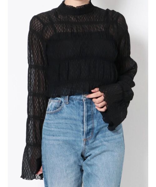 jouetie(ジュエティ)の「シャーリングクロップドブラウス(シャツ/ブラウス・レディース・ブラック/パープル/オフホワイト/イエロー・MEDIUM)」の19枚目の写真