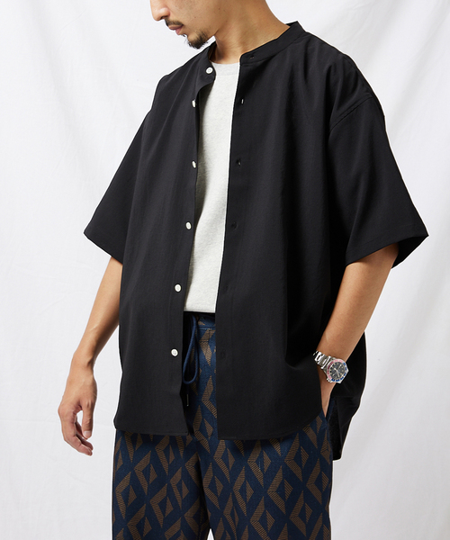 JOURNAL STANDARD(ジャーナルスタンダード)の「BREEZE COOL バンドカラーシャツ(シャツ/ブラウス・メンズ・ブラック/ベージュ/カーキ/タン・SMALL/MEDIUM/LARGE)」の2枚目の写真