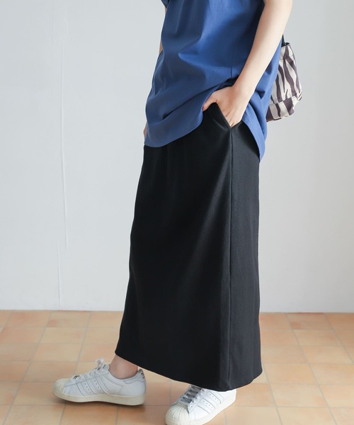 URBAN RESEARCH DOORS(アーバンリサーチドアーズ)の「リブカットストレートスカート(スカート・レディース・ブラック/モカ・MEDIUM)」の11枚目の写真