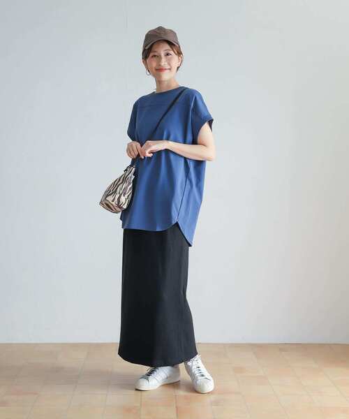 URBAN RESEARCH DOORS(アーバンリサーチドアーズ)の「リブカットストレートスカート(スカート・レディース・ブラック/モカ・MEDIUM)」の4枚目の写真