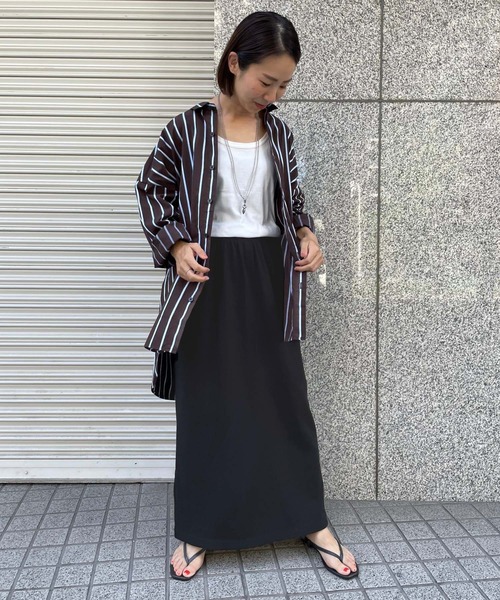 URBAN RESEARCH DOORS(アーバンリサーチドアーズ)の「リブカットストレートスカート(スカート・レディース・ブラック/モカ・MEDIUM)」の8枚目の写真