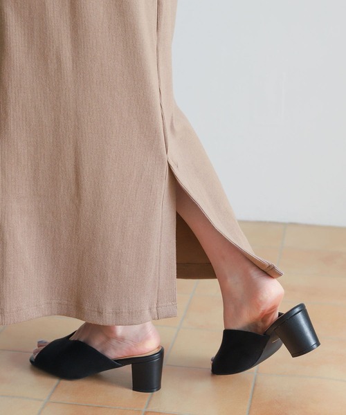 URBAN RESEARCH DOORS(アーバンリサーチドアーズ)の「リブカットストレートスカート(スカート・レディース・ブラック/モカ・MEDIUM)」の14枚目の写真