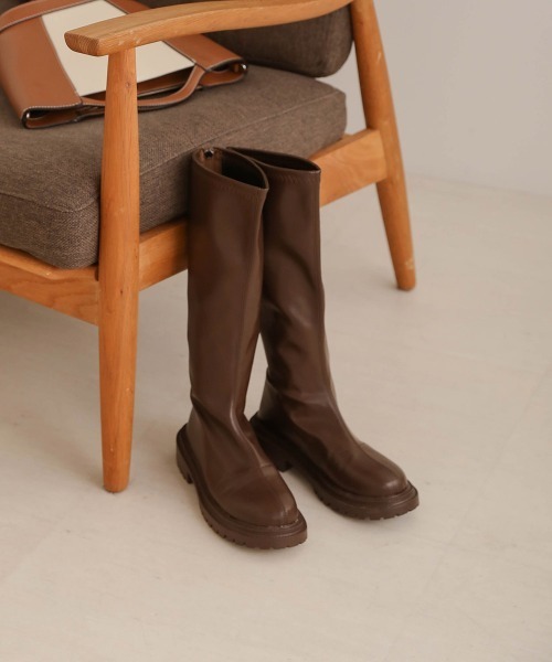 Bab(バブ)の「トラックソールロングブーツ(ブーツ・レディース・ブラック/ブラウン/アイボリー・23.5cm/24.5cm/23.0cm/24.0cm)」の3枚目の写真