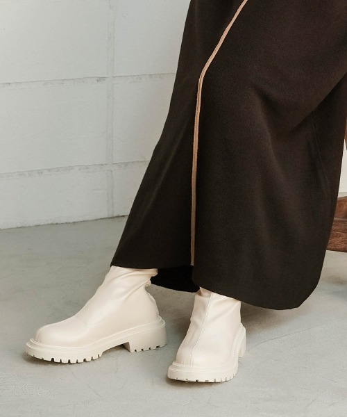 Bab(バブ)の「トラックソールロングブーツ(ブーツ・レディース・ブラック/ブラウン/アイボリー・23.5cm/24.5cm/23.0cm/24.0cm)」の9枚目の写真