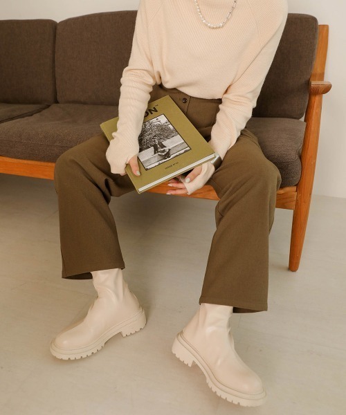 Bab(バブ)の「トラックソールロングブーツ(ブーツ・レディース・ブラック/ブラウン/アイボリー・23.5cm/24.5cm/23.0cm/24.0cm)」の4枚目の写真