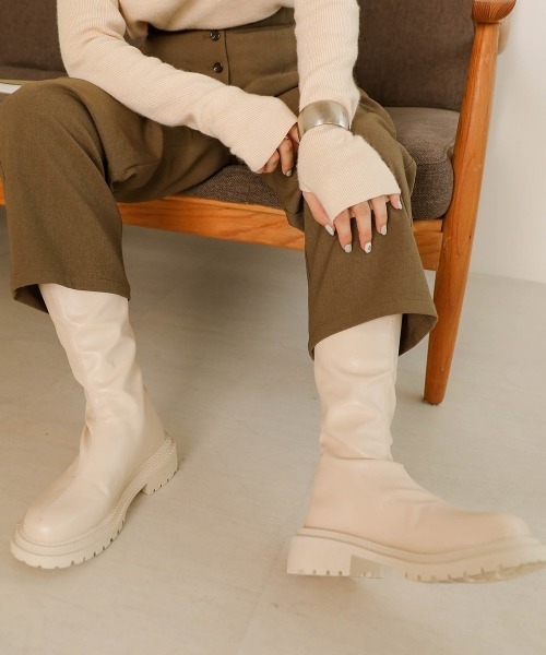 Bab(バブ)の「トラックソールロングブーツ(ブーツ・レディース・ブラック/ブラウン/アイボリー・23.5cm/24.5cm/23.0cm/24.0cm)」の5枚目の写真