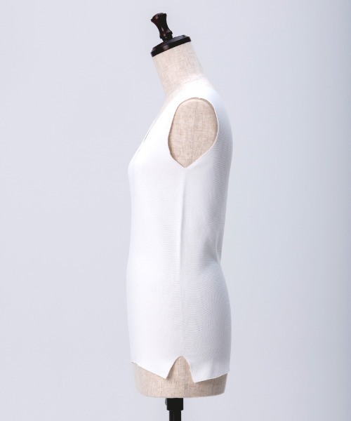 日本製 無縫製 ノースリーブニット（ニット/セーター）｜JENNE