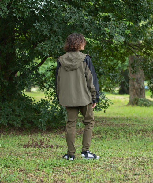 OUTDOOR PRODUCTS(アウトドアプロダクツ)の「【OUTDOOR PRODUCTS/アウトドアプロダクツ】切り替えマウンテンパーカー 撥水 透湿 UVカット ユニセックス(マウンテンパーカー・メンズ・ベージュ/ブラック/カーキ/ネイビー/グリーン/ライトベージュ/チャコールグレー・MEDIUM/LARGE/X-LARGE/SMALL)」の22枚目の写真