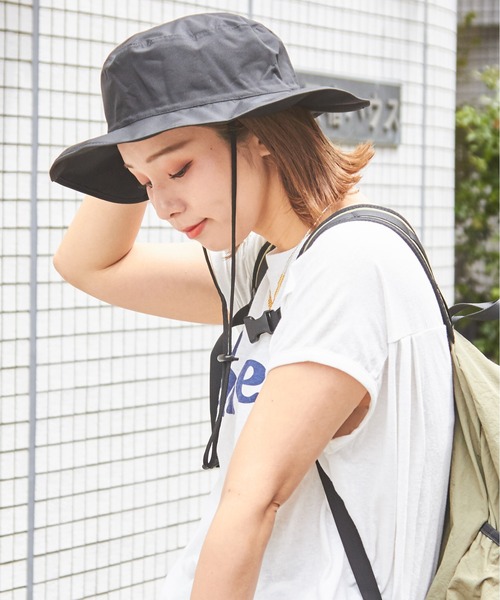 KiU(キウ)の「KiUキウパッカブルバケットハット(ハット・レディース・ホワイト系その他/ブラック系その他/ブラック系その他2/ブラック×レッド/グリーン系カモフラージュ/ベージュ系その他/グリーン系その他/ネイビー系/ブラック/ブラック系その他3・M)」の1枚目の写真