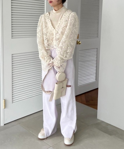 one after another NICE CLAUP(ワンアフターアナザーナイスクラップ)の「ハイネックインナーセット刺繍ブラウス(シャツ/ブラウス・レディース・ホワイト系その他2/キャメル/ホワイト系その他・FREE)」の9枚目の写真