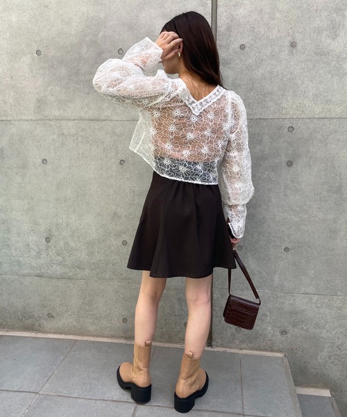 one after another NICE CLAUP(ワンアフターアナザーナイスクラップ)の「ハイネックインナーセット刺繍ブラウス(シャツ/ブラウス・レディース・ホワイト系その他2/キャメル/ホワイト系その他・FREE)」の18枚目の写真