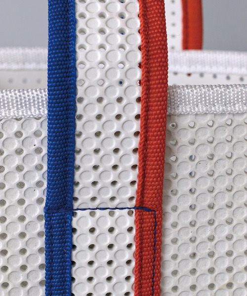 SPICE OF LIFE（スパイス オブ ライフ）の「ライトトートバッグ EVA軽量メッシュ トリコロール スポーツバッグ/ジムバッグ/エコバッグ（トートバッグ・レディース・ホワイト×ネイビー・ONE SIZE）」の4枚目の写真