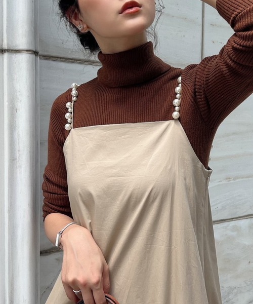 EIMY ISTOIRE（エイミーイストワール）の「タートルネックカラーリブニット（ニット/セーター・レディース・ホワイト/ブラック/ブラウン/ピンク/オレンジ/ブルー/ラベンダー/コーラルピンク/ベージュ/ロイヤルブルー・FREE）」の4枚目の写真