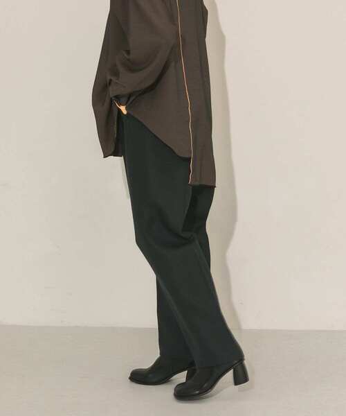 KBF(ケイビーエフ)の「illi ワンタックテーパードスラックス(その他パンツ・レディース・アイボリー/チャコールグレー/モカ・ONE)」の10枚目の写真