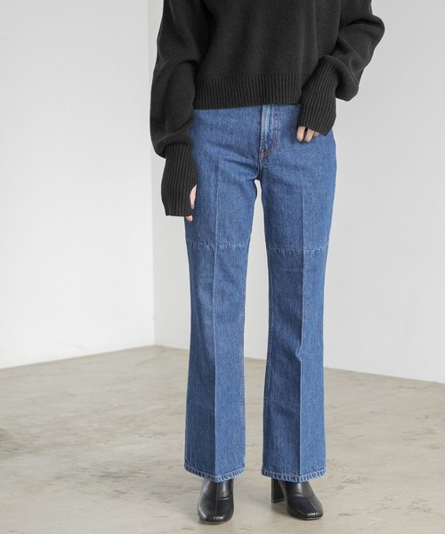 yuw（ユウ）の「リメイクフレアデニムパンツ　168168（デニムパンツ・レディース・ライトブルー/ブルー・MEDIUM/LARGE）」の2枚目の写真