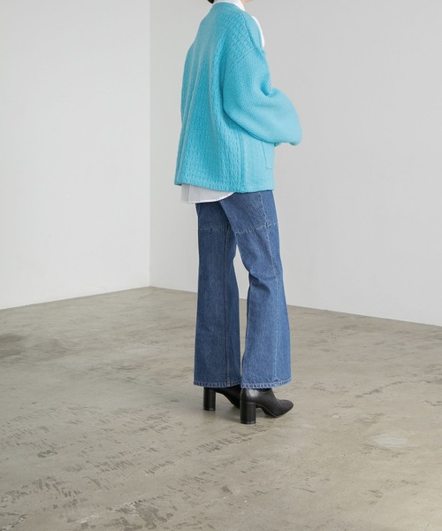 yuw（ユウ）の「リメイクフレアデニムパンツ　168168（デニムパンツ・レディース・ライトブルー/ブルー・MEDIUM/LARGE）」の18枚目の写真