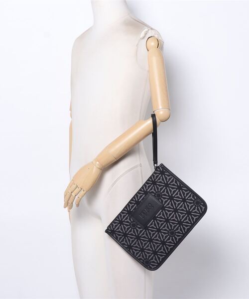 KENZO（ケンゾー）の「クーリエ 'Temari' ラージ ポーチ（クラッチバッグ・メンズ・グレー系その他・TU）」の5枚目の写真