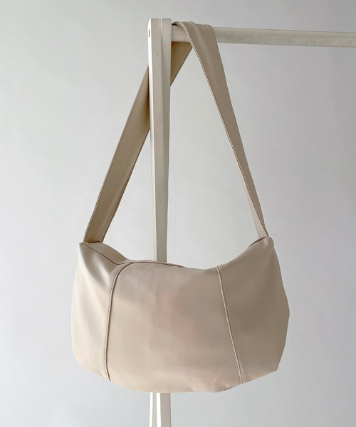 UNE MANSION（ユヌマンション）の「シャーリングバンドショルダーバッグ（ショルダーバッグ・レディース・ブラウン/ブラック/アイボリー・ONE SIZE）」の10枚目の写真